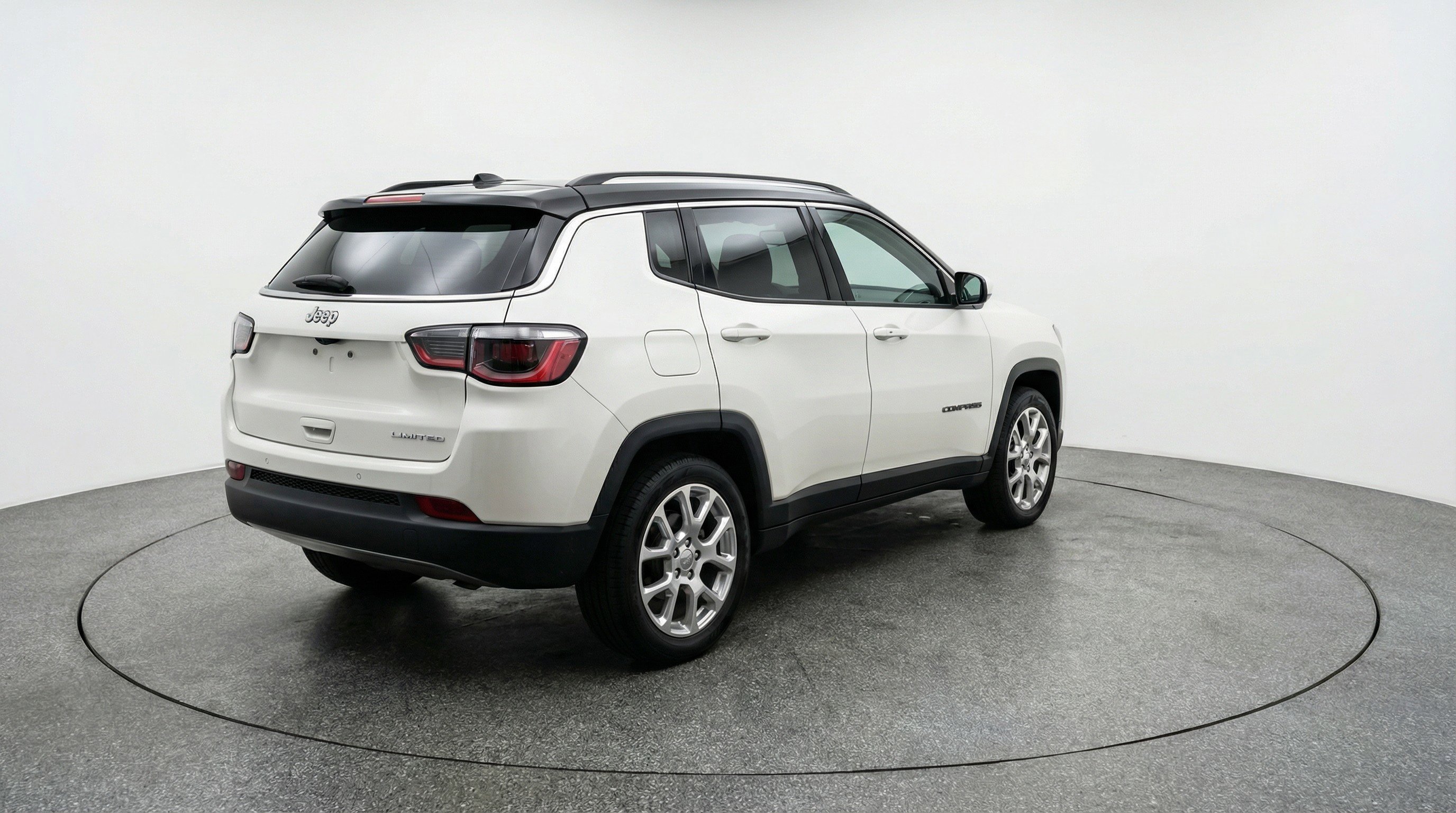 Used 2025 Jeep Compass Limited AWD/4WD image 9