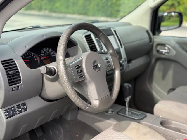 Used 2021 Nissan Frontier SV w/ Midnight Edition Floor Mats AWD/4WD image 12
