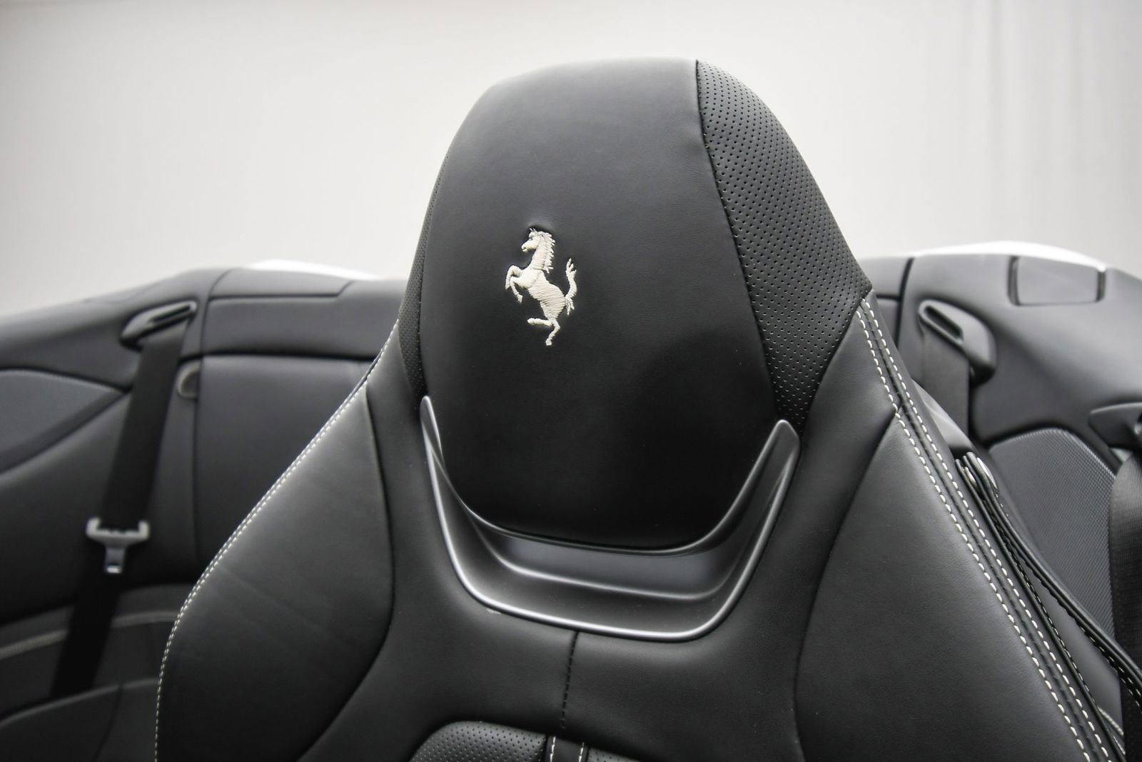 Used 2019 Ferrari Portofino image 60