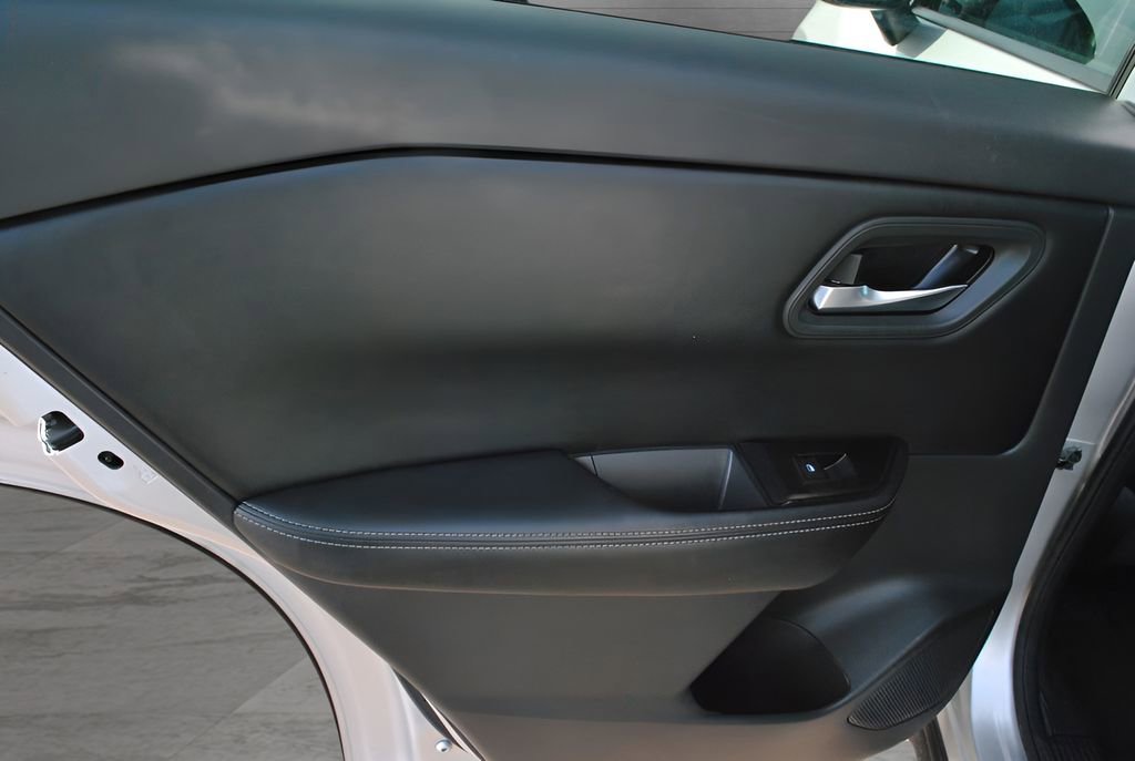 Used 2025 Nissan Rogue SV AWD/4WD image 23