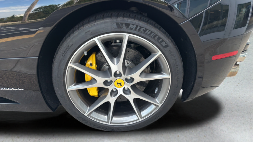 Used 2012 Ferrari California RWD image 23
