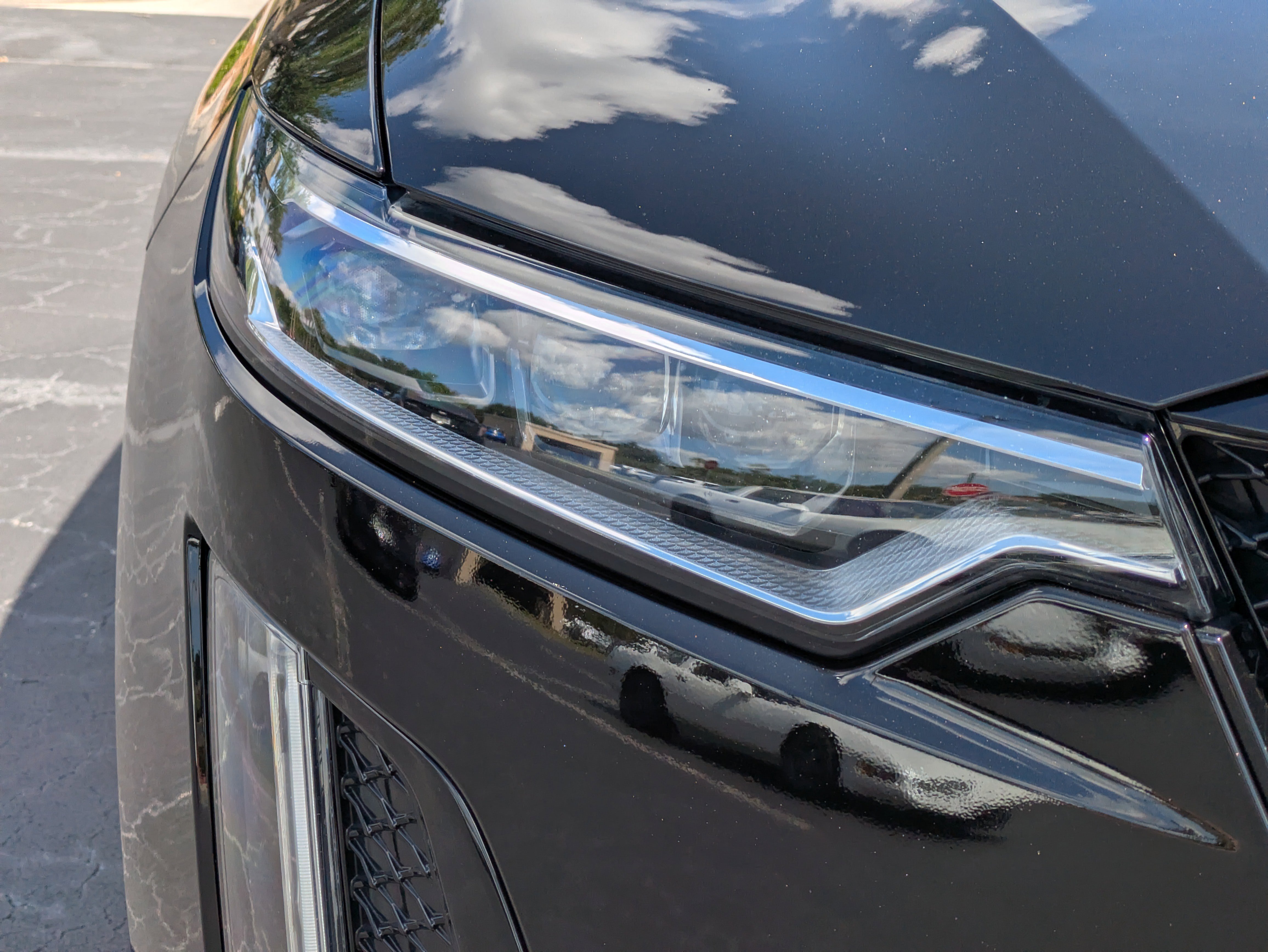 Certified 2023 Cadillac XT6 Sport w/ LPO, ONYX Package AWD/4WD image 9