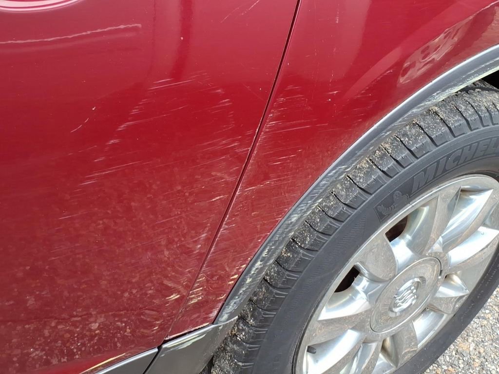 Used 2011 Buick Enclave CXL image 10