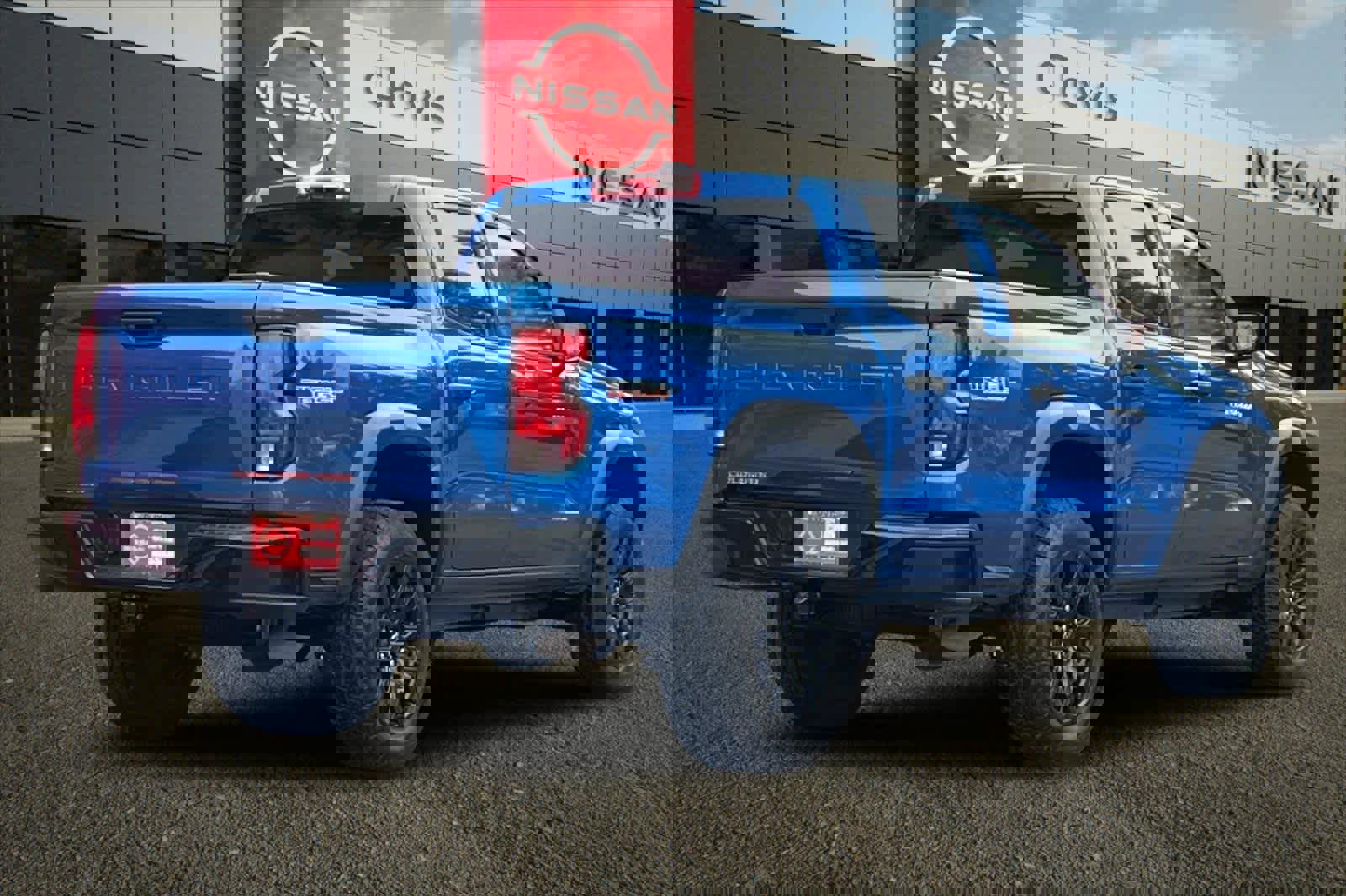 Used 2023 Chevrolet Colorado Trail Boss w/ Advanced Trailering Package image 3