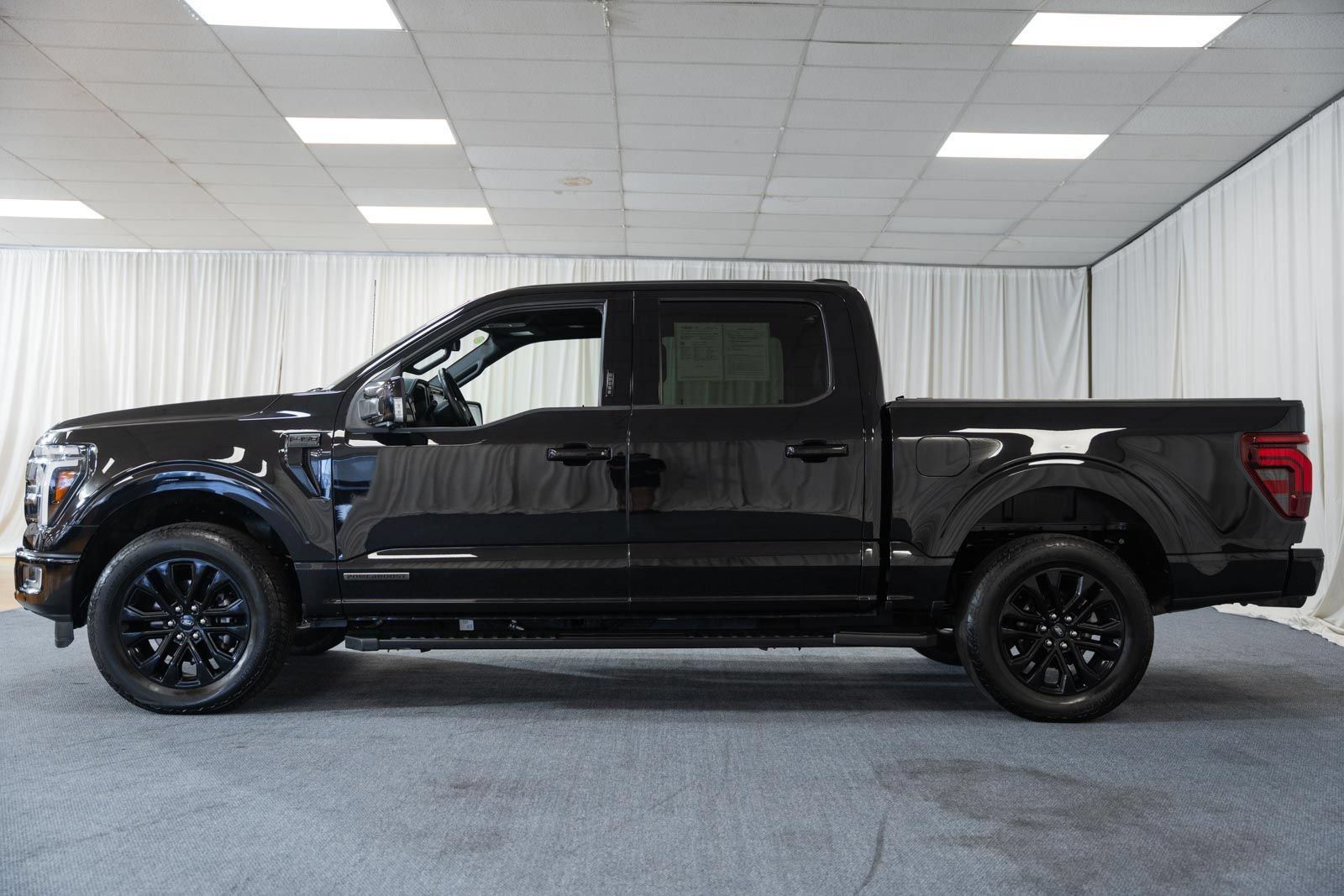 Used 2024 Ford F150 Lariat w/ Equipment Group 502A High AWD/4WD image 5
