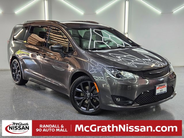 Used 2020 Chrysler Pacifica Touring-L w/ S Appearance Package image 1