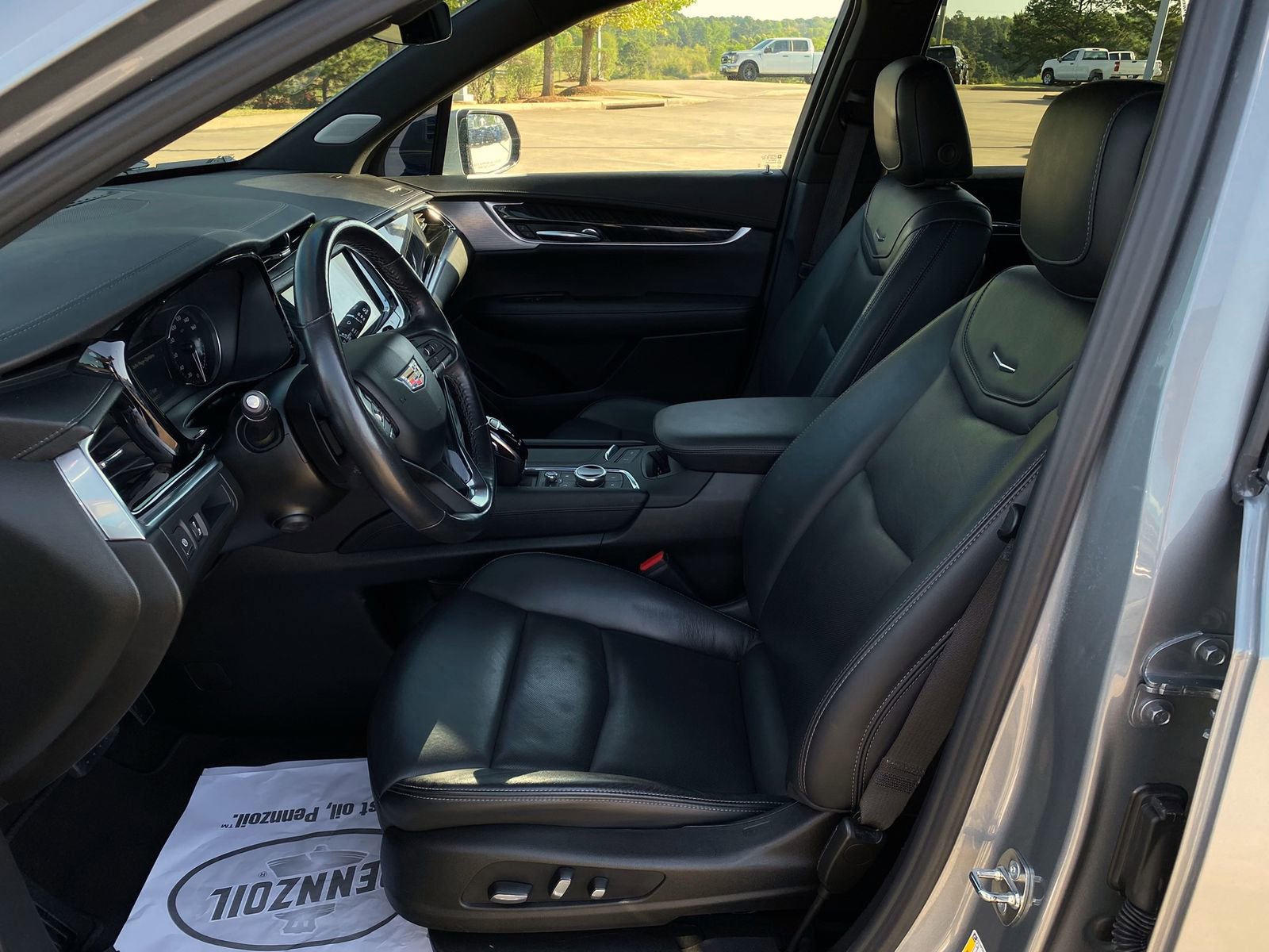 Used 2024 Cadillac XT6 Premium Luxury image 10