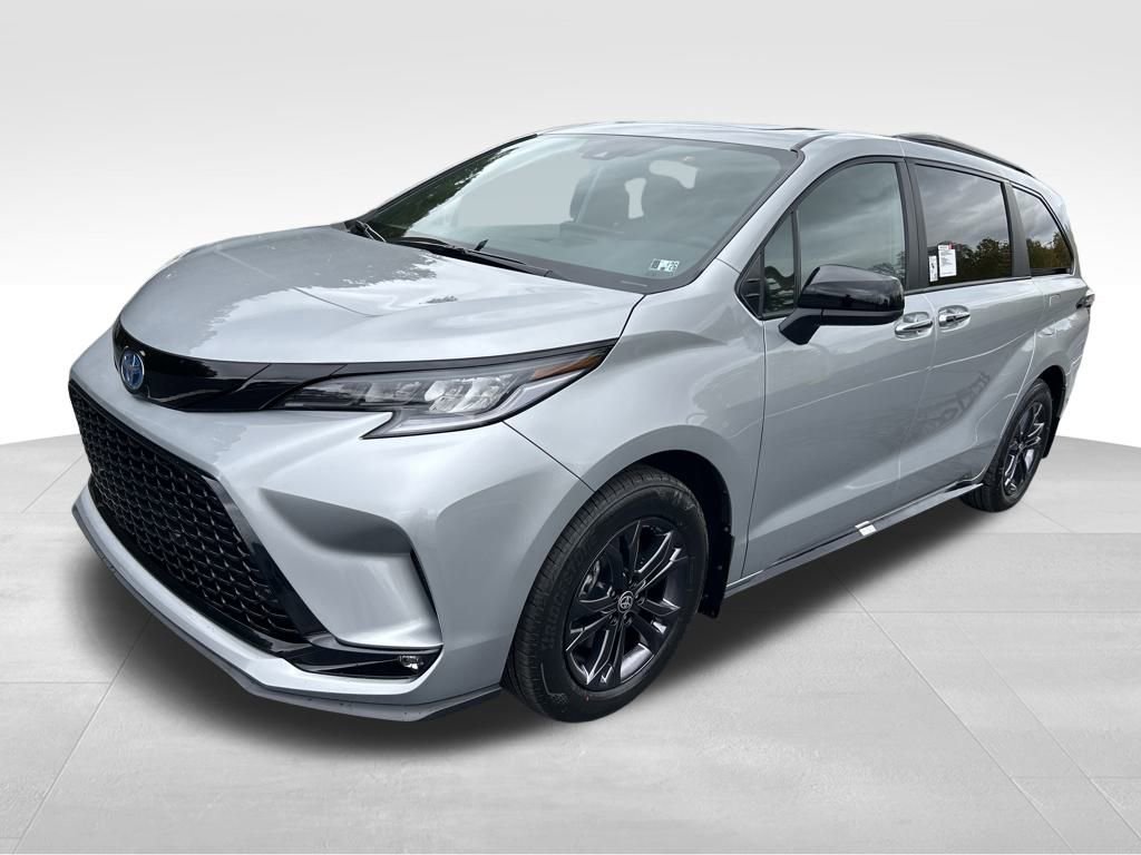 New 2025 Toyota Sienna XSE