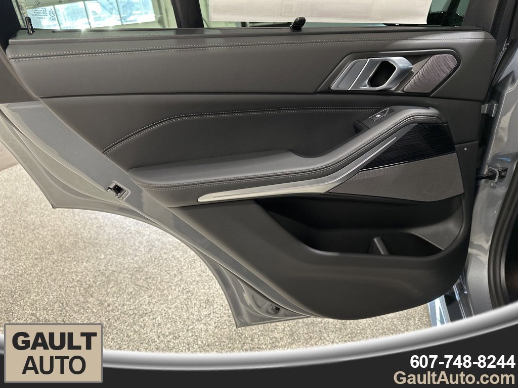 New 2026 BMW X5 xDrive40i w/ M Sport Package image 14