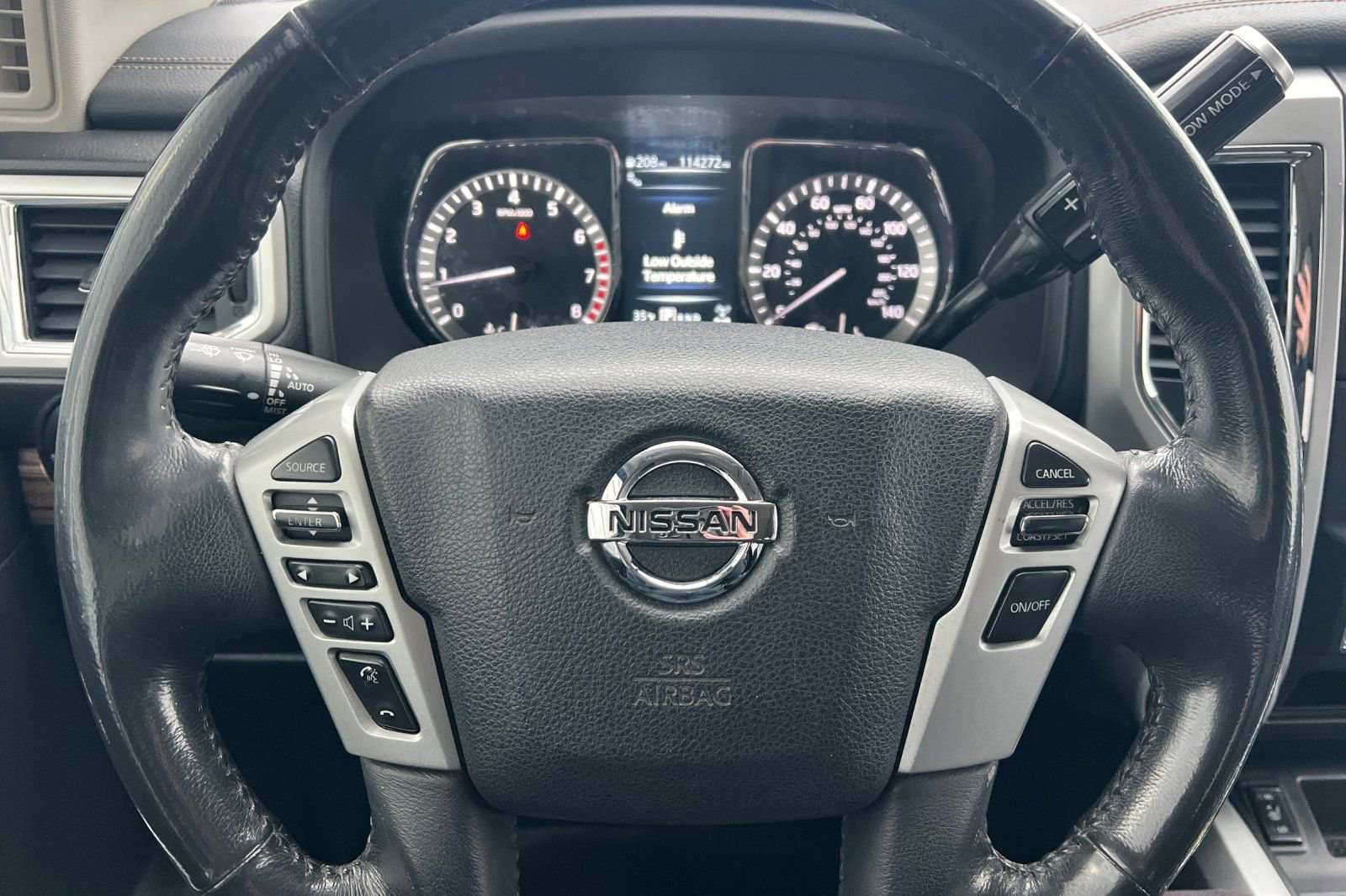 Used 2017 Nissan Titan SL image 23