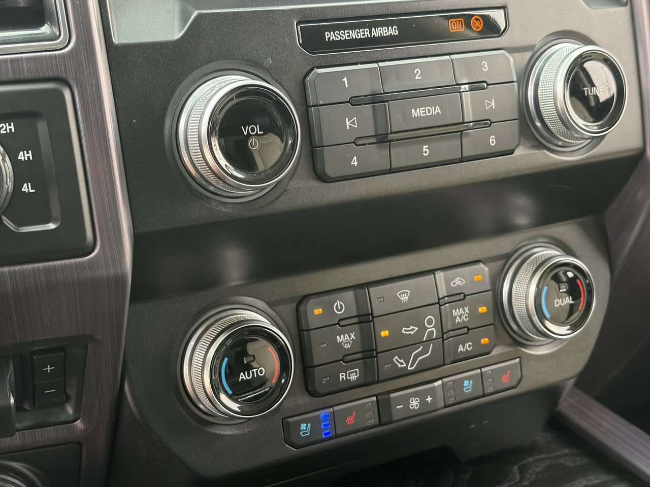 Used 2020 Ford F350 Limited AWD/4WD image 30