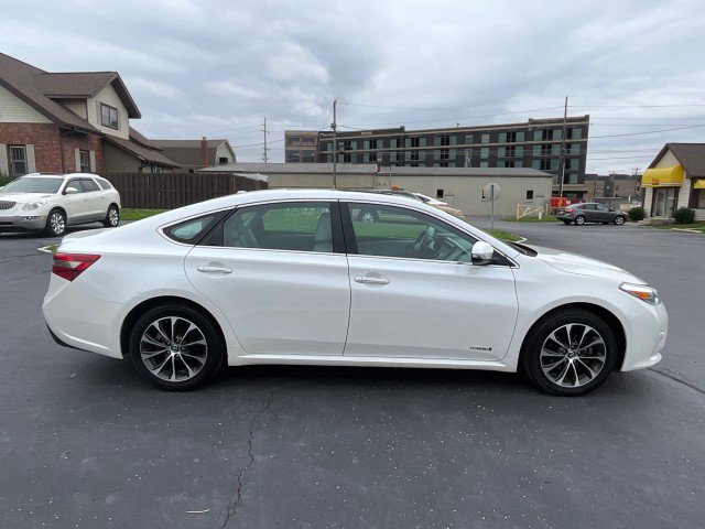 Used 2016 Toyota Avalon XLE Premium FWD image 3