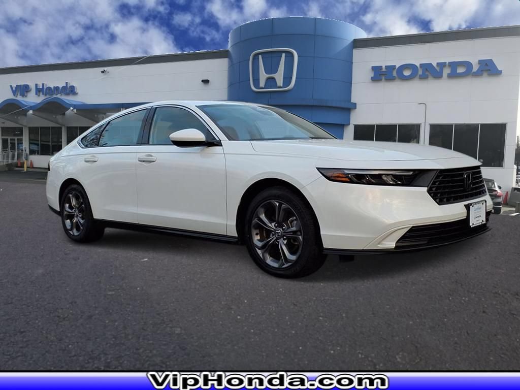 Used 2024 Honda Accord EX image 1