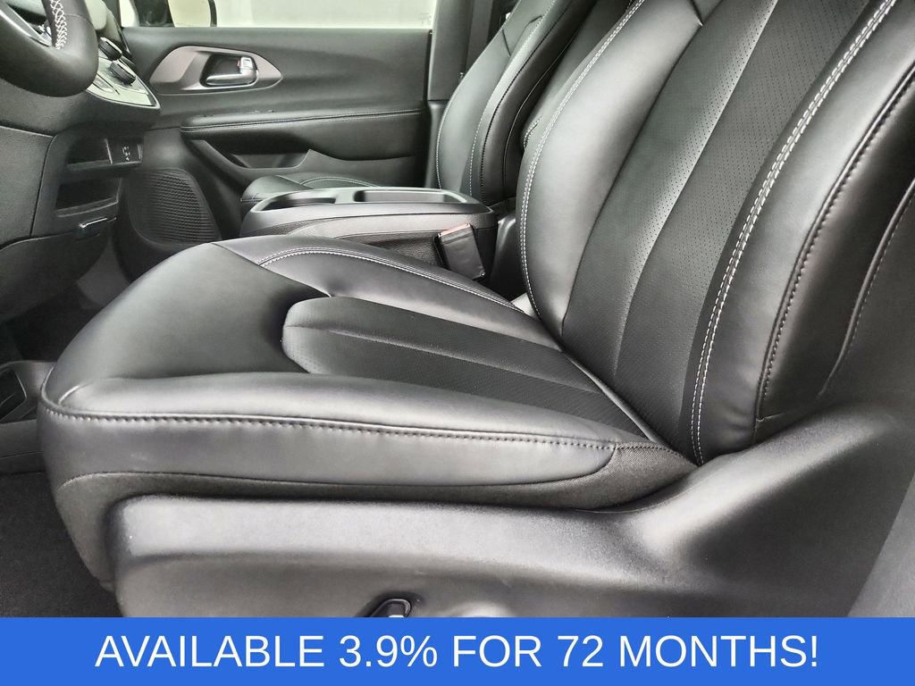 New 2026 Chrysler Voyager LX image 20