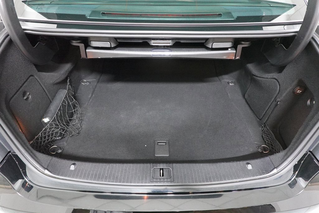 Used 2013 Mercedes-Benz E 350 4MATIC Sedan image 25
