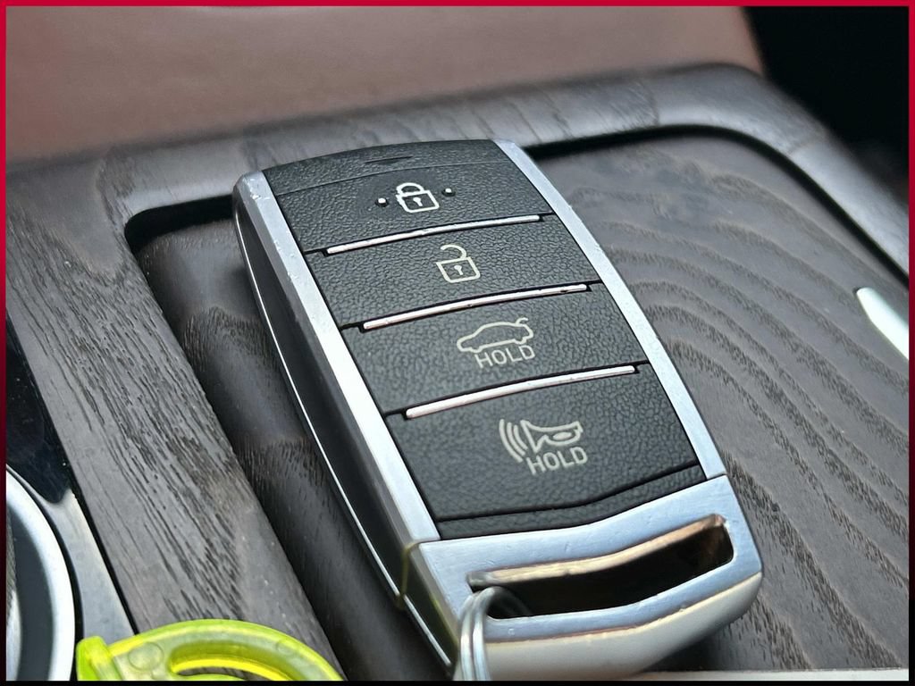 Used 2022 Genesis G90 3.3T Premium RWD image 41