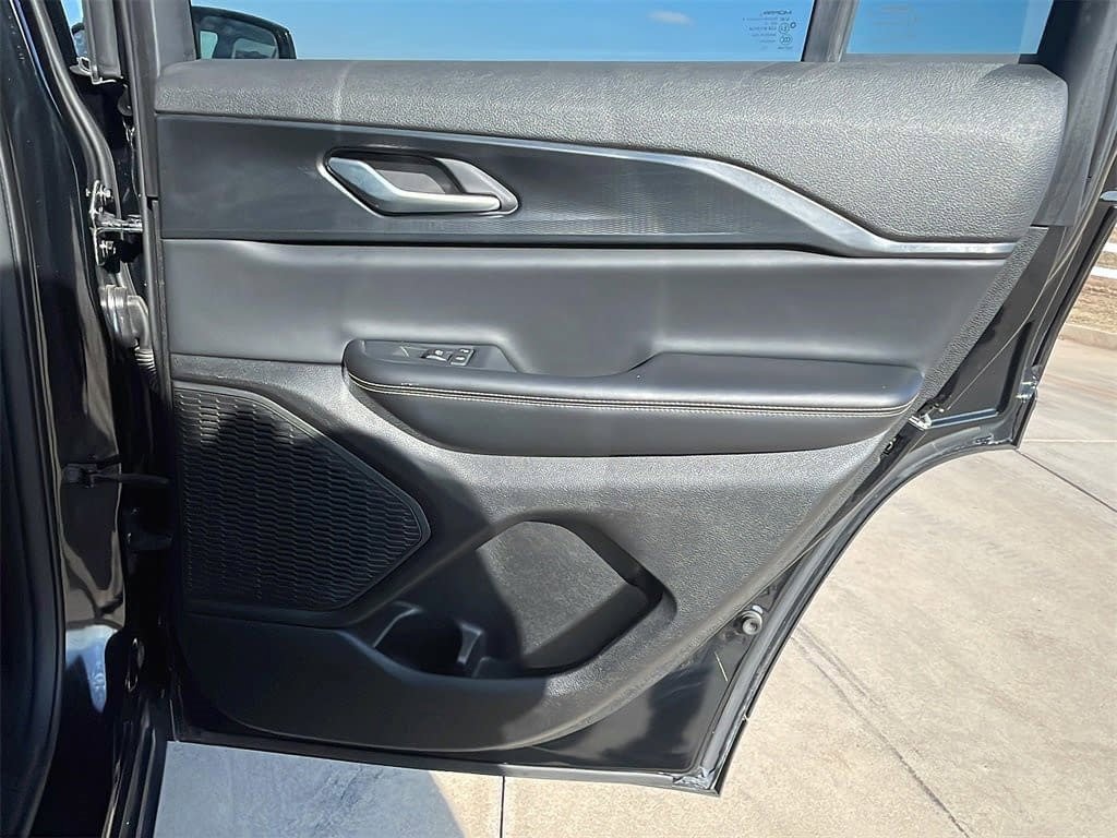 Used 2023 Jeep Grand Cherokee Altitude image 15