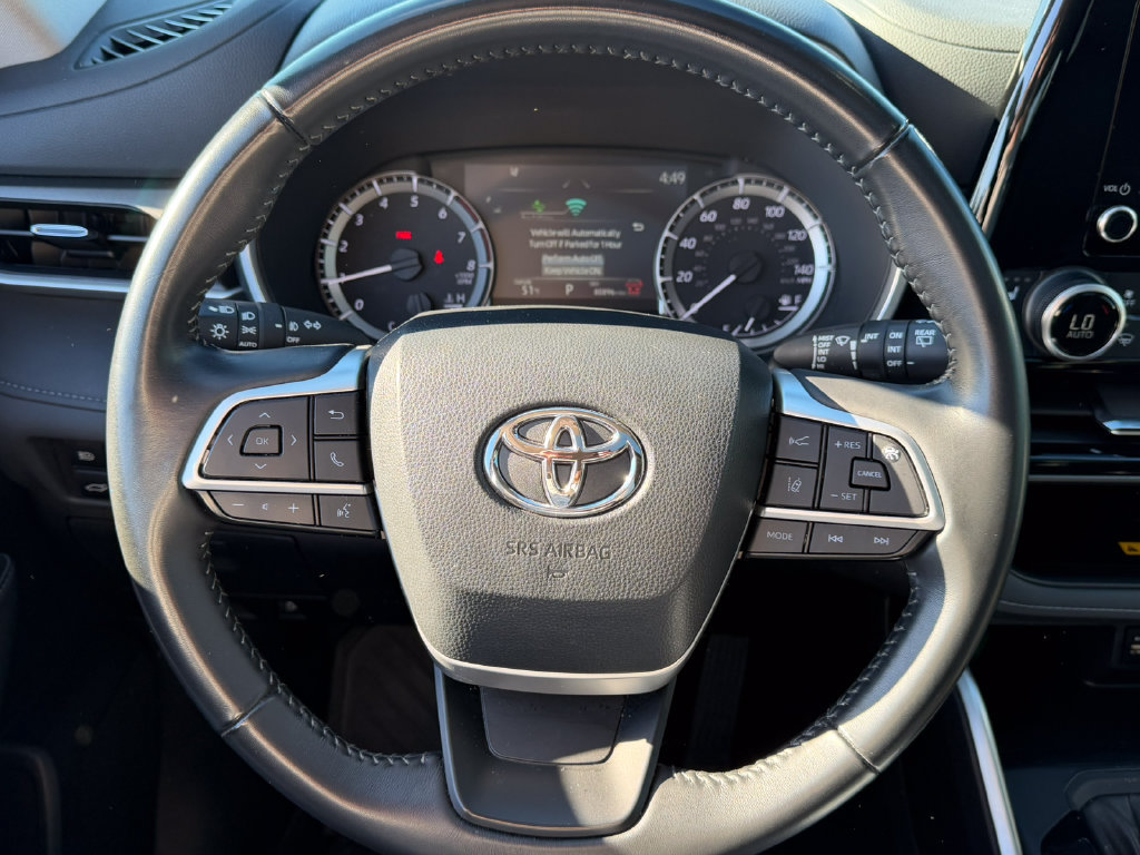 Used 2024 Toyota Highlander XLE FWD image 37