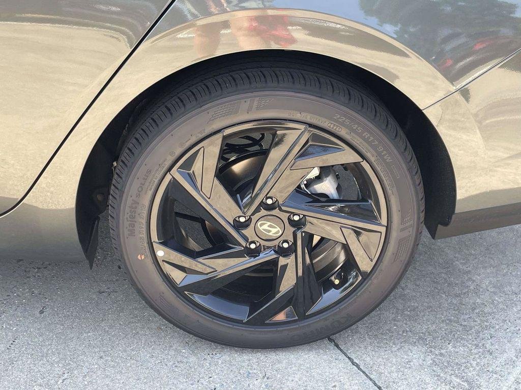 New 2026 Hyundai Elantra SEL Sport FWD image 34