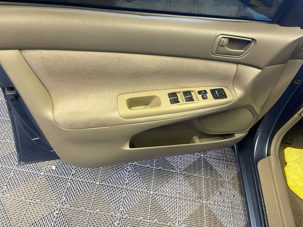 Used 2002 Toyota Camry LE FWD image 24