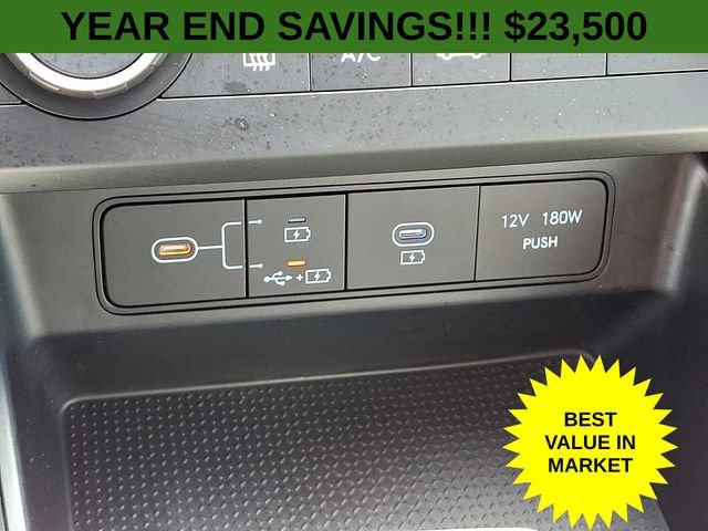 Used 2025 Hyundai Tucson SE image 28