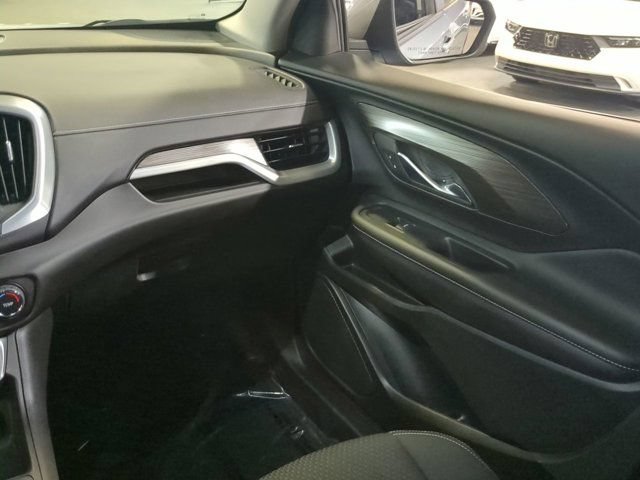 Used 2024 GMC Terrain SLE FWD image 16