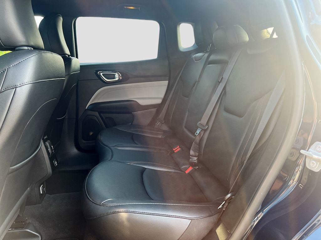 Used 2024 Jeep Compass Limited image 23