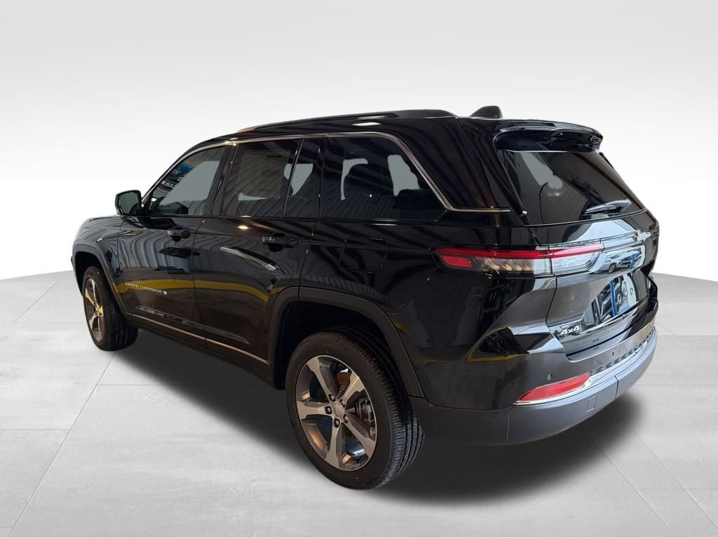 New 2025 Jeep Grand Cherokee Limited image 4