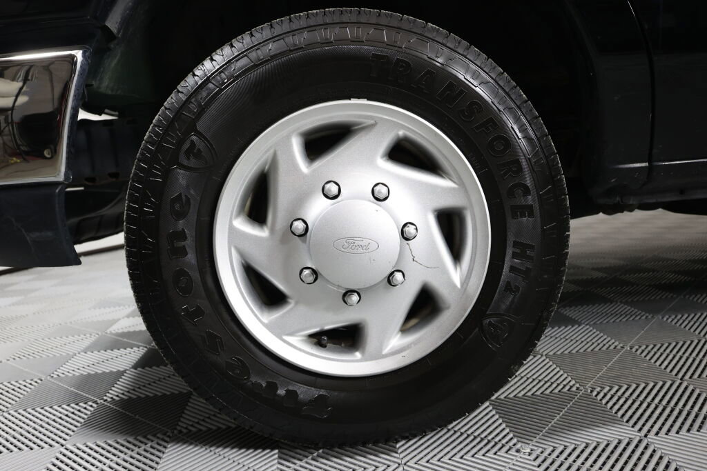 Used 2014 Ford E-150 and Econoline 150 w/ Power Group RWD image 9