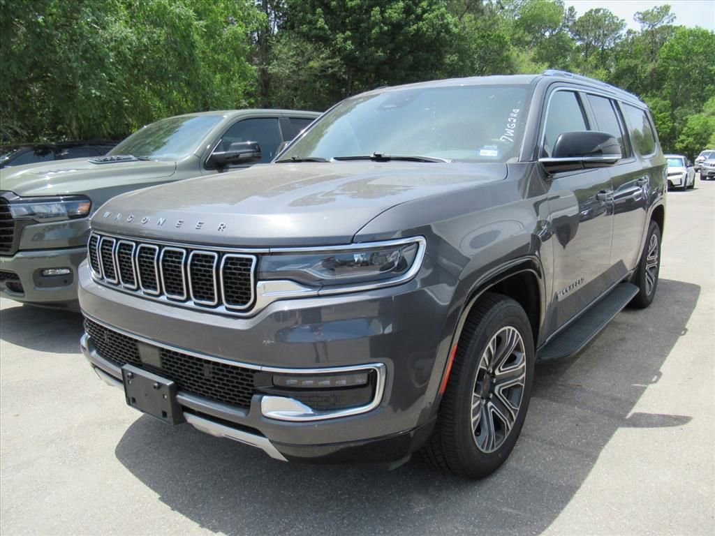 Certified 2024 Jeep Wagoneer L Series II w/ Flexible Seating Group RWD image 2