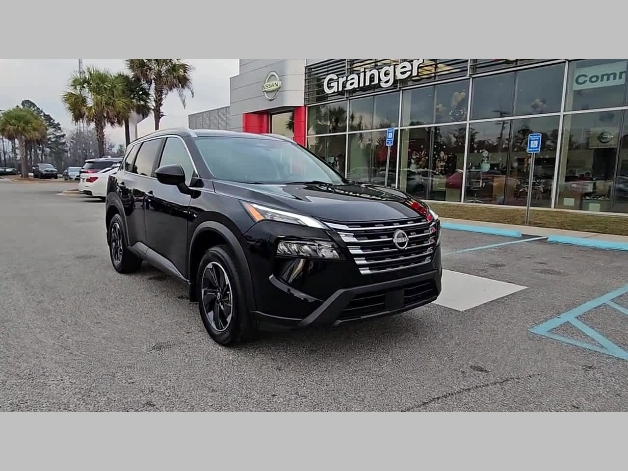 Used 2024 Nissan Rogue SV w/ SV Premium Package image 18