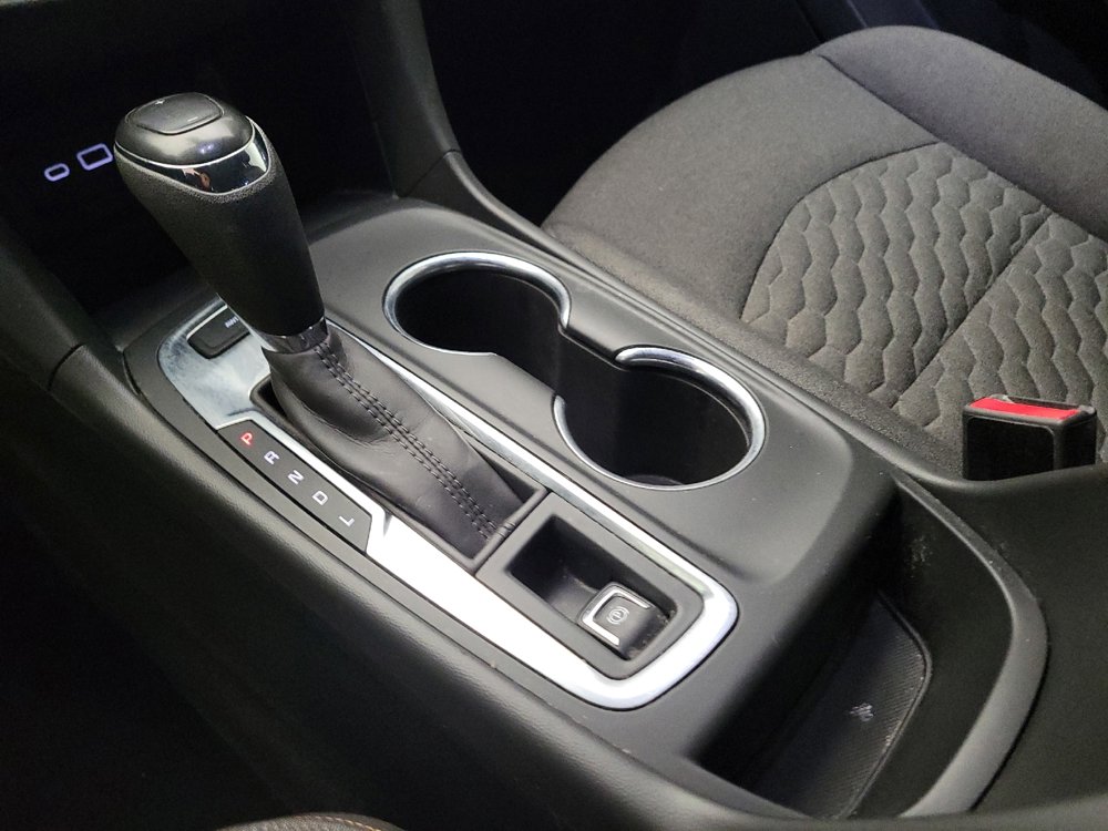 Used 2021 Chevrolet Equinox LT w/ Driver Convenience Package image 26