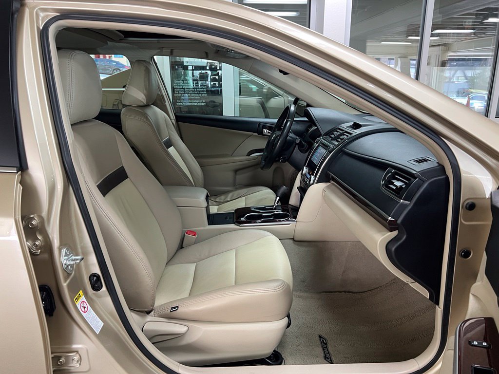 Used 2012 Toyota Camry XLE w/ Convenience Pkg FWD image 21