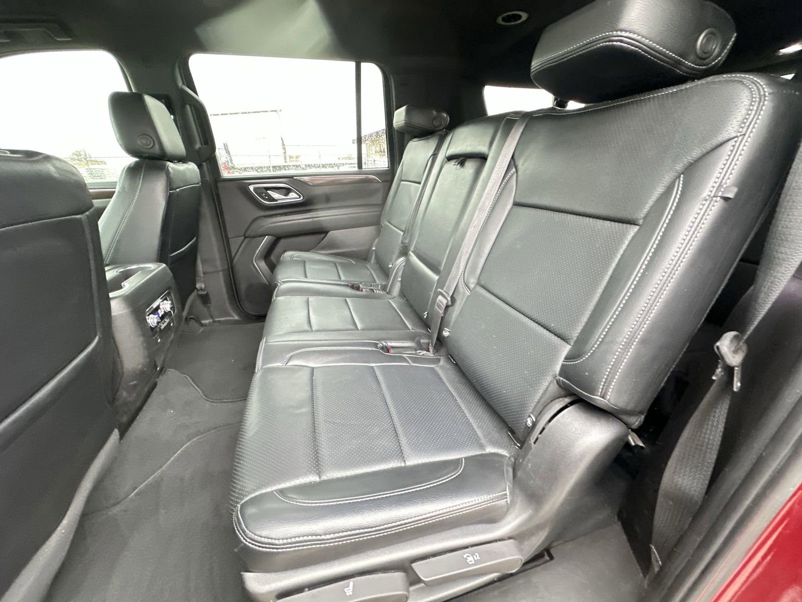 Used 2023 GMC Yukon XL SLE AWD/4WD image 25