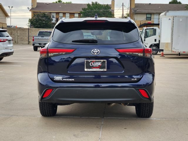 Used 2021 Toyota Highlander XLE FWD image 13