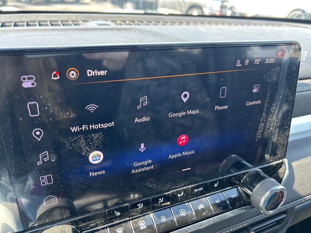 Used 2025 Chevrolet Colorado LT w/ LT Convenience Package image 17