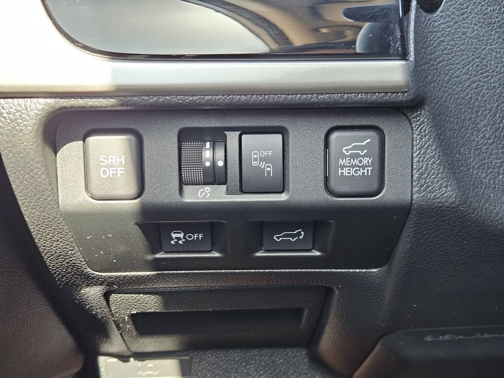 Used 2017 Subaru Forester 2.5i Touring AWD/4WD image 23