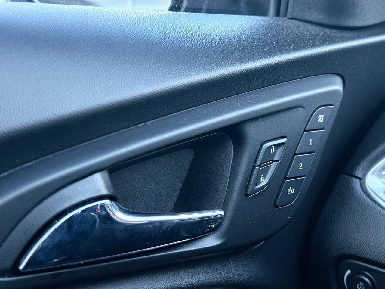 Used 2021 Chevrolet Malibu Premier FWD image 27