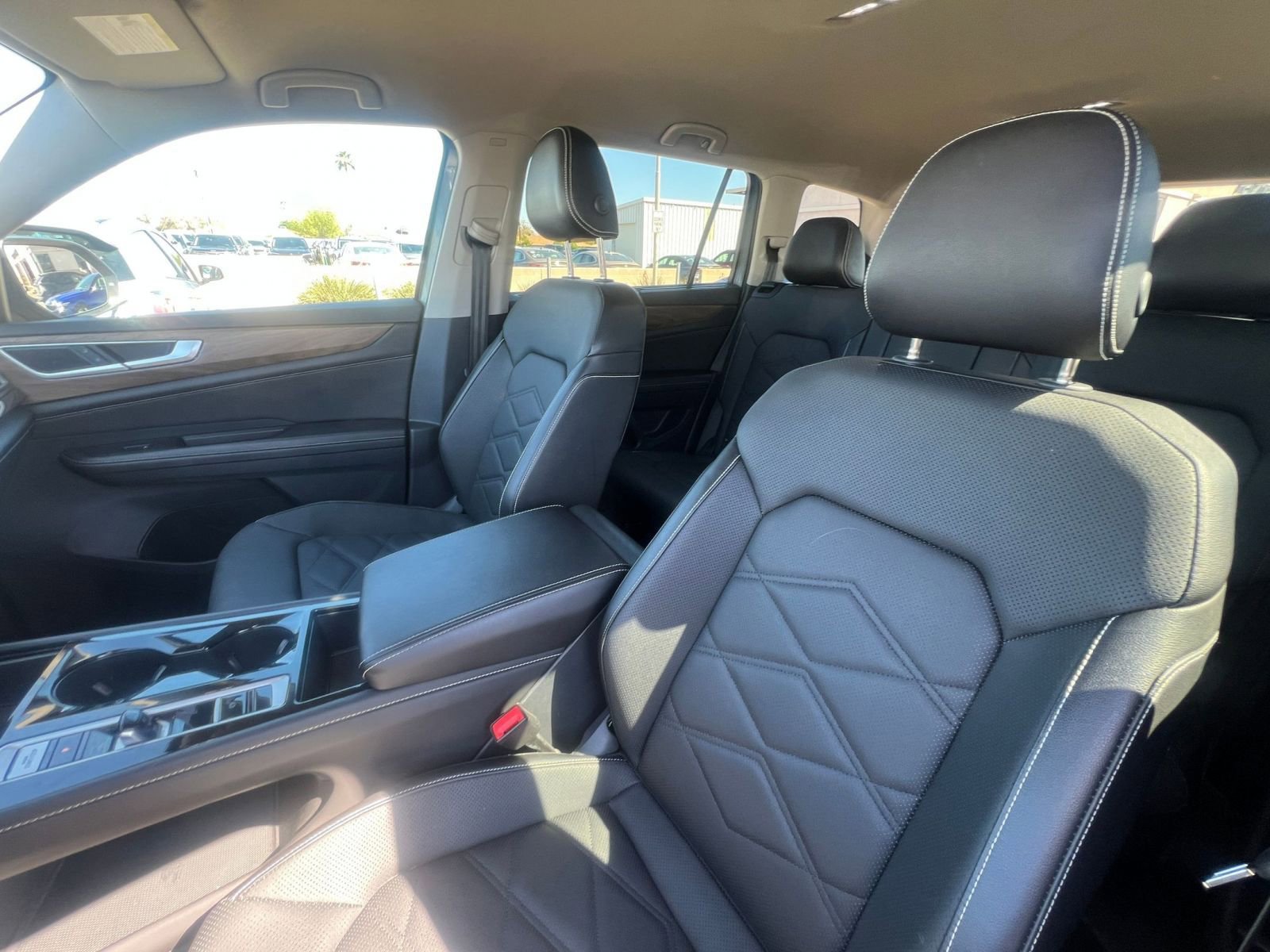 Used 2025 Volkswagen Atlas SE AWD/4WD image 38