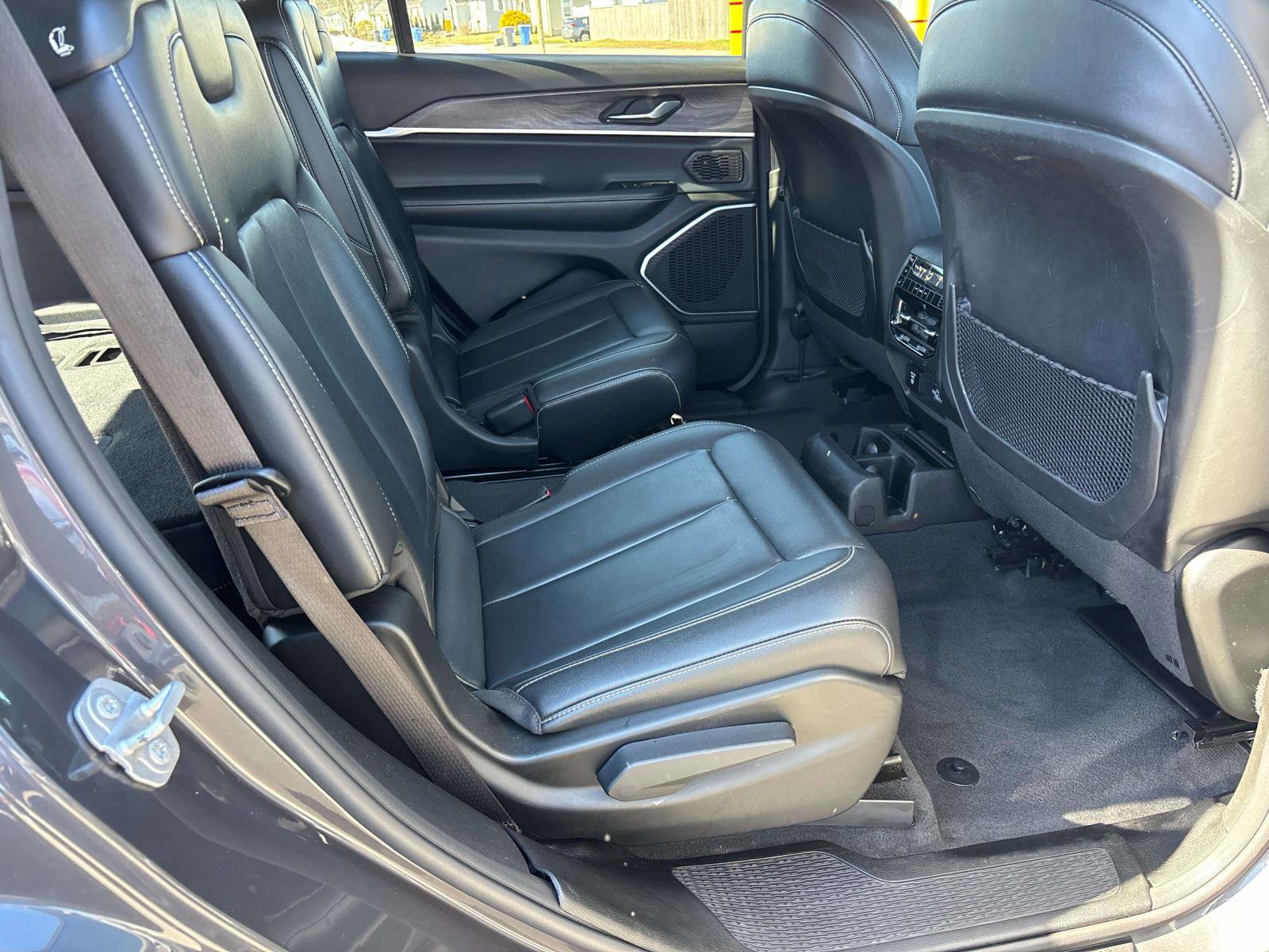 Certified 2022 Jeep Grand Cherokee L Limited AWD/4WD image 16