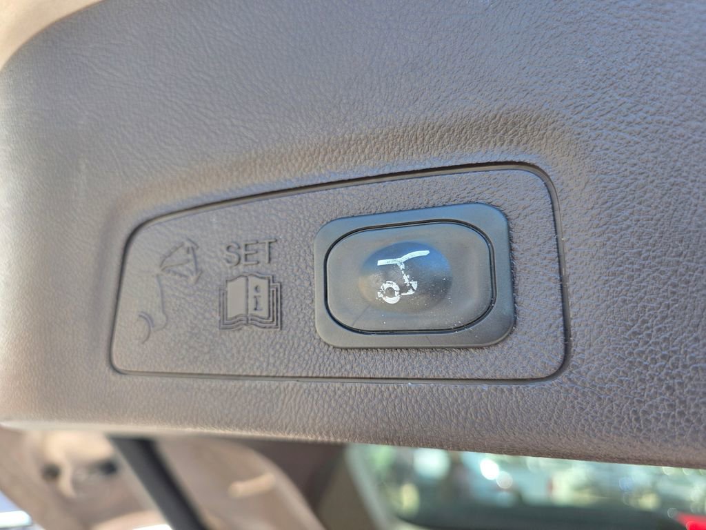 Used 2019 Lincoln MKC Select w/ Select Plus Package FWD image 49