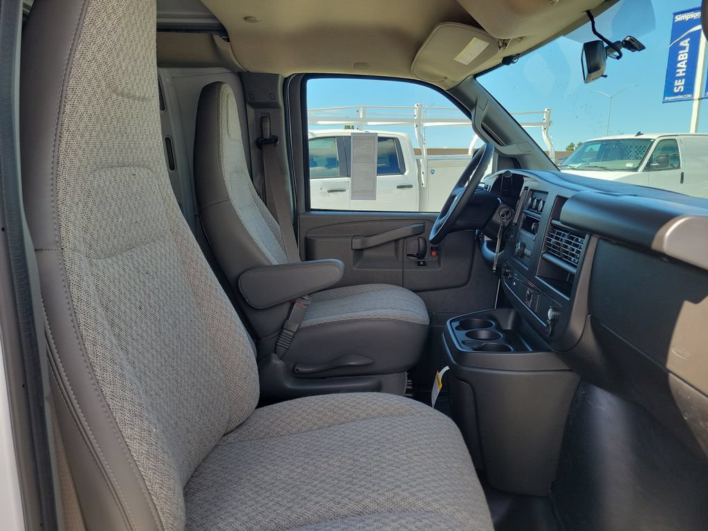 New 2026 Chevrolet Express 2500 w/ Communications Package RWD image 12