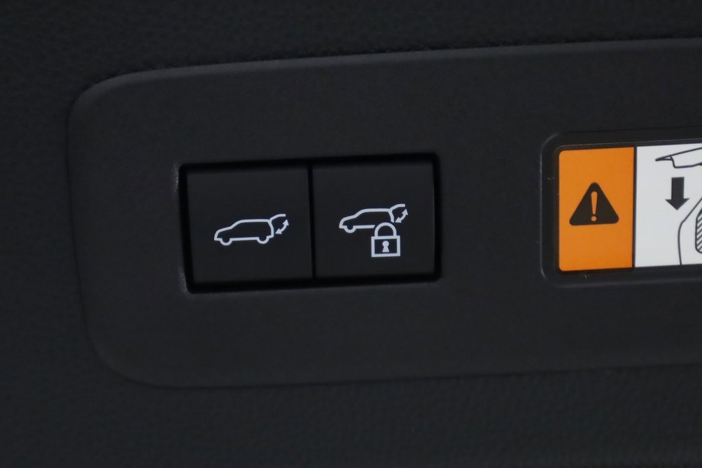 Used 2025 Lexus GX 550 w/ Accessory Package (2T) image 18