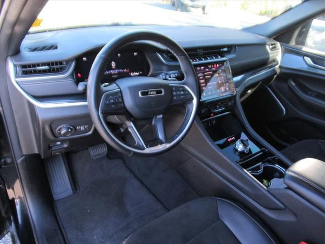 Used 2022 Jeep Grand Cherokee L Laredo image 15