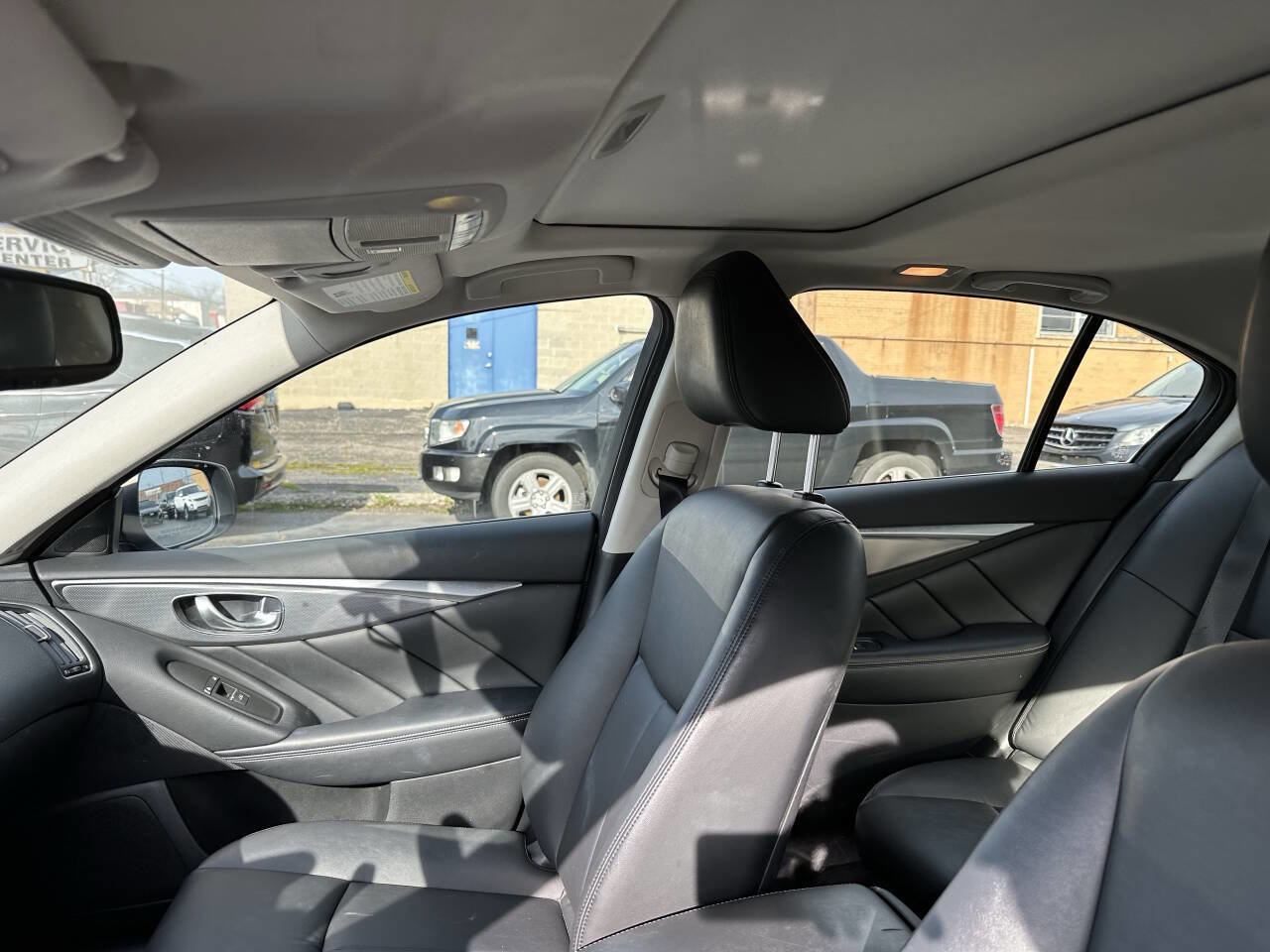 Used 2015 INFINITI Q50 Premium w/ Navigation Package image 9