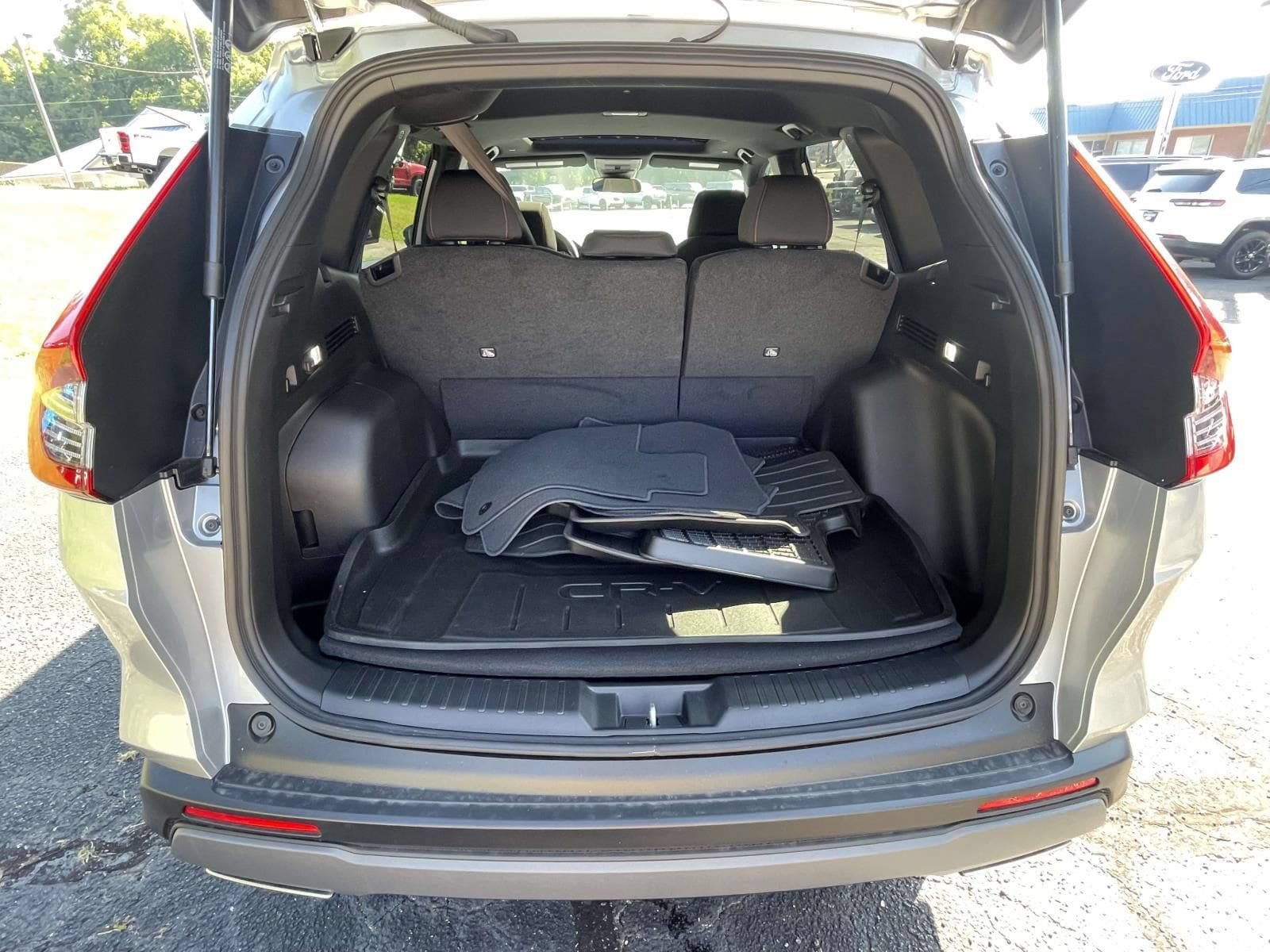 Used 2025 Honda CR-V Sport image 28