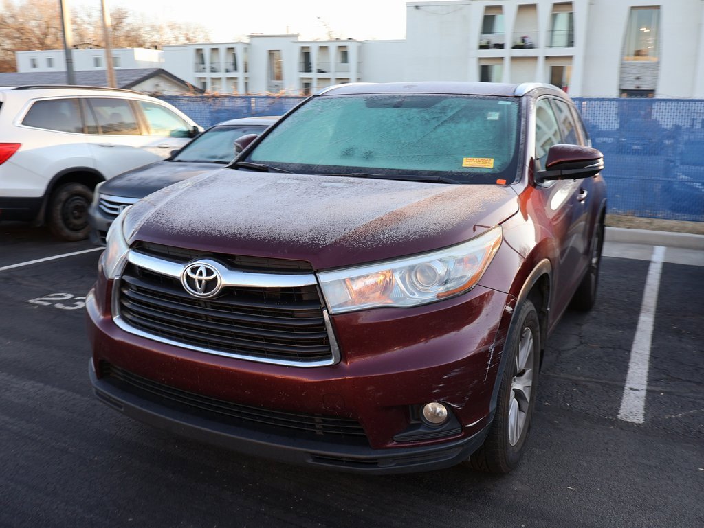 Used 2015 Toyota Highlander XLE image 3