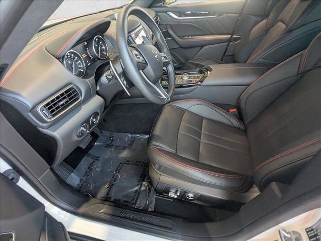 Used 2024 Maserati Levante GT Ultima image 15