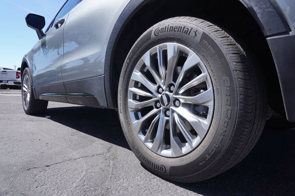 Certified 2025 Cadillac XT4 Premium Luxury image 6