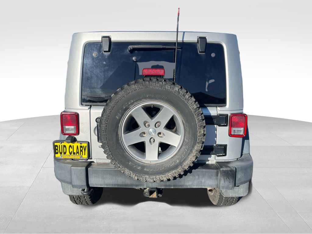 Used 2012 Jeep Wrangler Unlimited Rubicon w/ Connectivity Group AWD/4WD image 9